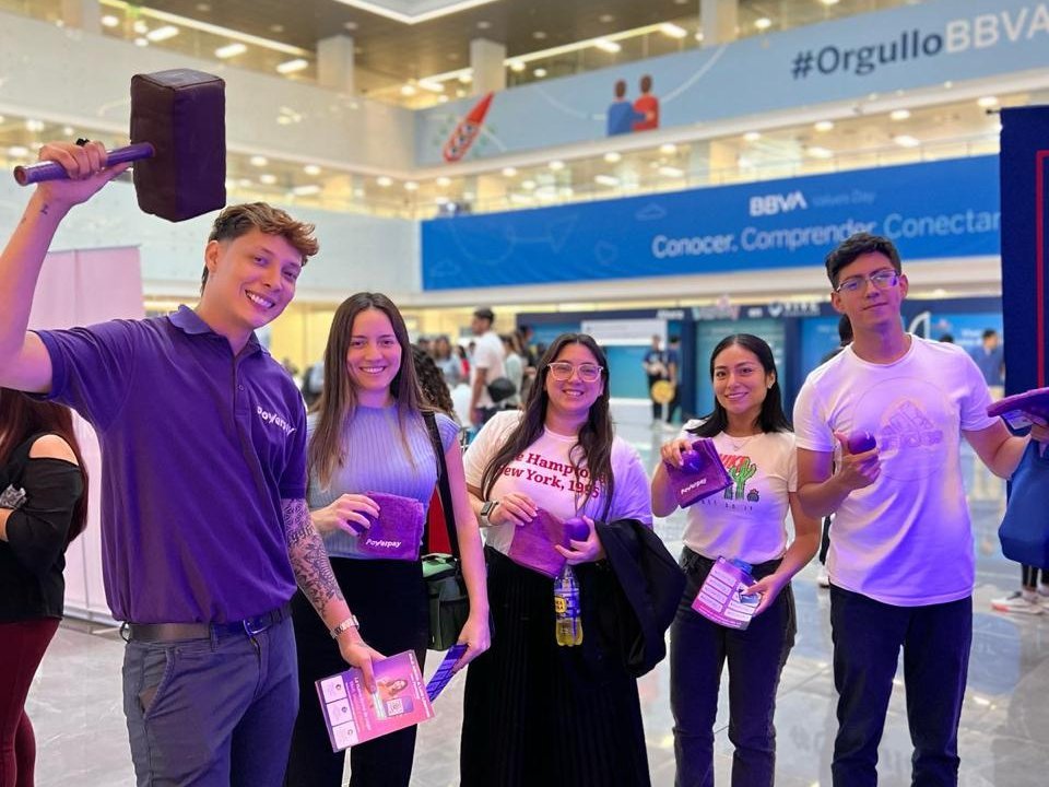 Equipo de activación BTL de Powerpay en evento BBVA Values Day